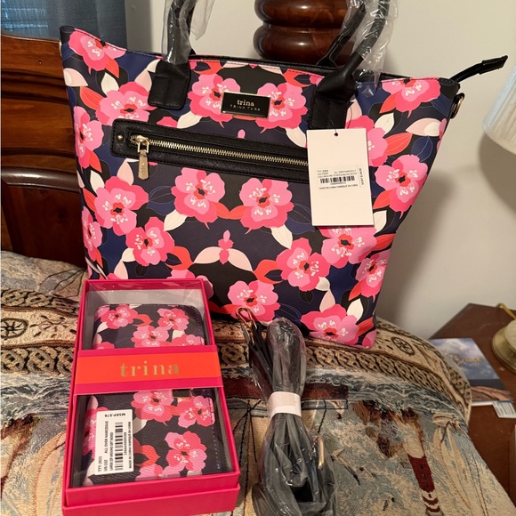 Trina Turk Pink and Black Floral Tote 2 fer - Picture 1 of 5
